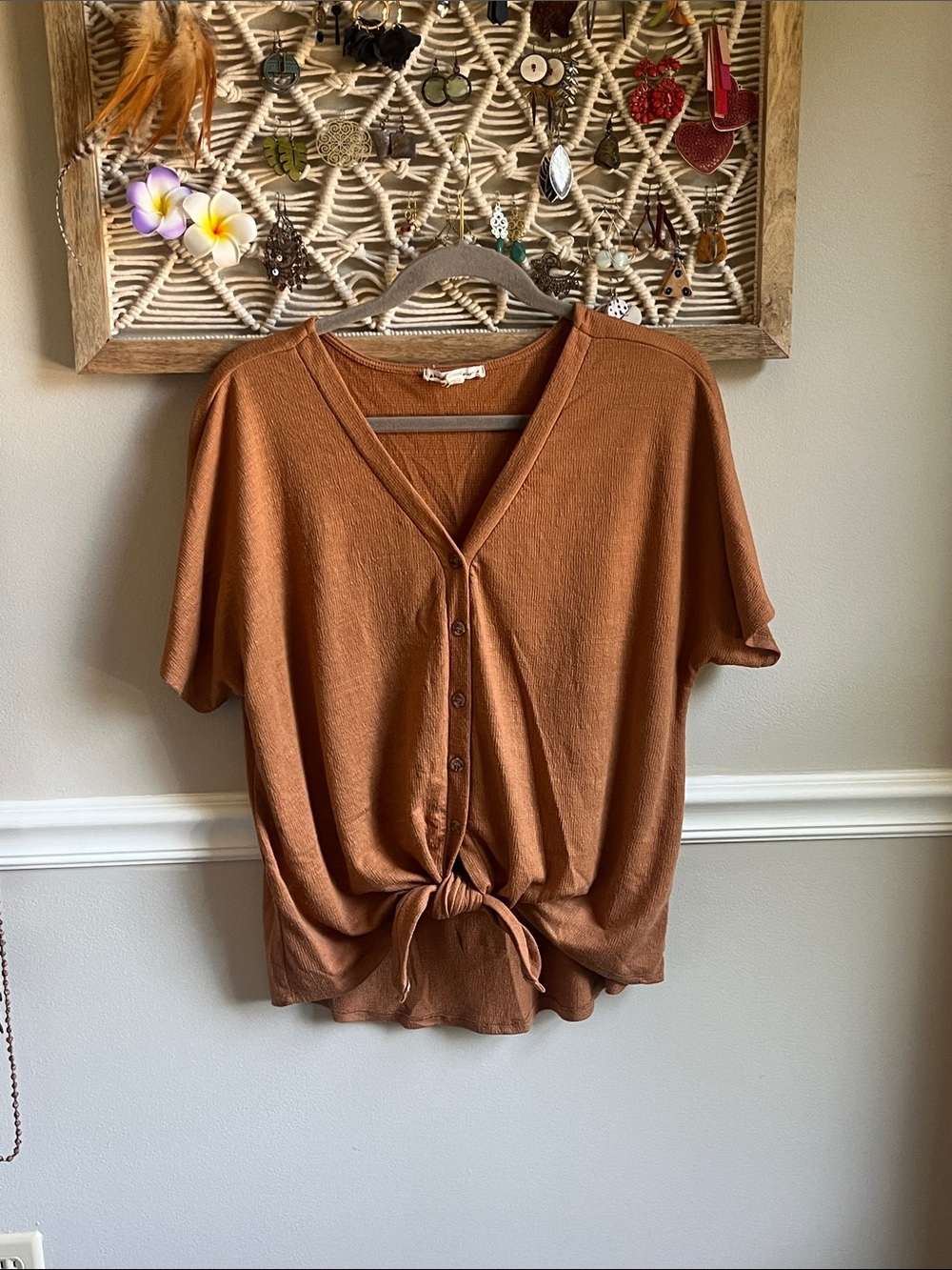 Button-Front Tie-Hem Short Sleeve Top